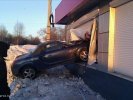 В Первоуральске угонщик на машине протаранил киоск МТС