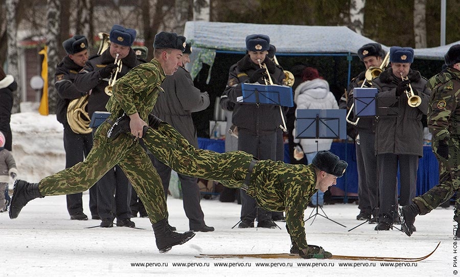 Военные парады, бессмысленные и беспощадные