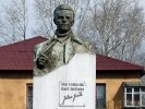 В Первоуральске открыли мемориальную табличку Юрию Гагарину. Видео. Фото