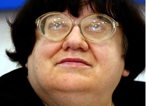 Старая жаба думает, что она думает....