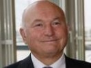 Лужков обратился за американской визой, Великобритания визы пока не дает