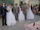 Мэр Первоуральска Юрий Переверзев в честь праздника вручил свидетельства о браке