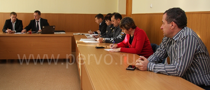 В Первоуральске грядущие выборы накаляют обстановку: имидж  местной газеты используют черные пиарщики. Видео. Фото