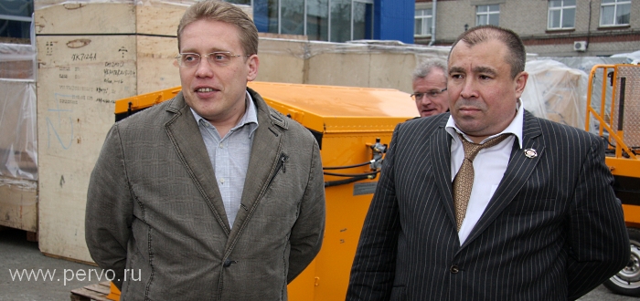 Первоуральску местным предпринимателем презентована дорожная техника