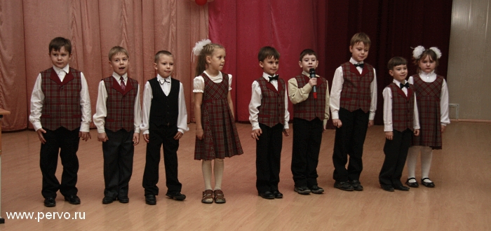 В Первоуральске застраховали первоклассников. Видео