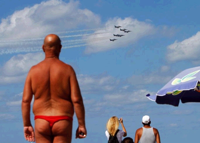 В детстве лётчиком хотел стать