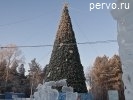 Ледовый городок Первоуральска строят в парке. Фото