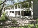 С заброшенных детских садов Первоуральска начали вывозить мусор и ограничивать доступ посторонних лиц