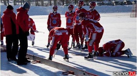 Уральские хоккеисты с мячом показали худший результат за пятнадцать лет