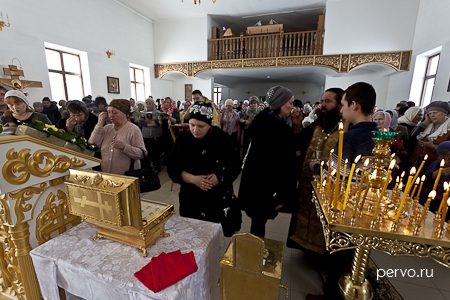 В Первоуральск побывали мощи 18-ти святых
