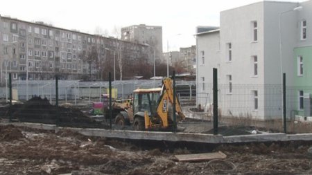 Глава Администрации Первоуральск Алексей Дронов проинспектировал строительство детских дошкольных учреждений