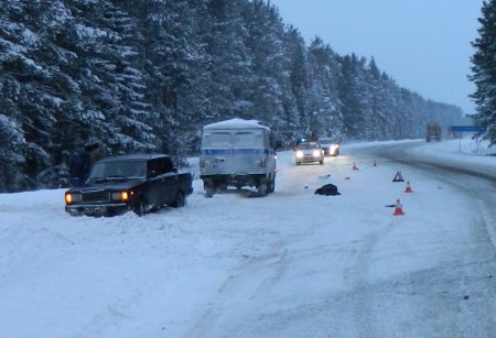 Сегодня утром на автодороге Первоуральск-Шаля в ДТП погиб пешеход
