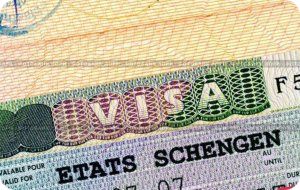 ЕС не собирается выдавать визы крымчанам в России