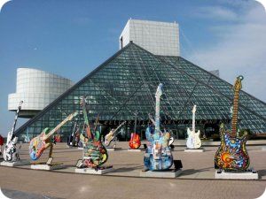 Группы Nirvana и Kiss вошли в «Зал славы рок-н-ролла» в США