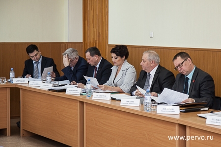 Депутаты Первоуральска утвердили выделение дополнительных 80 миллионов рублей на капитальный ремонт дорог