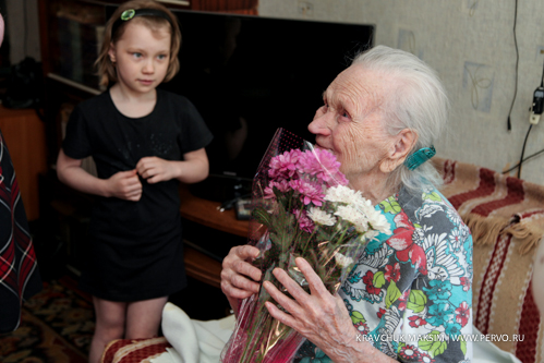 Первоуральск: 100 свечей на именинном пироге не шутка