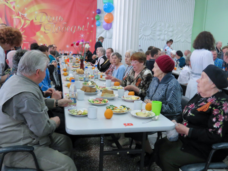 Более 200 подарков для ветеранов Первоуральска