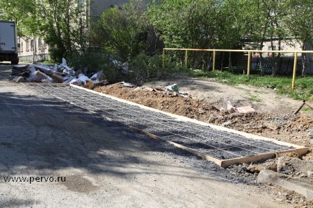 15 июня в Первоуральске завершится строительство 154 площадок под евроконтейнеры