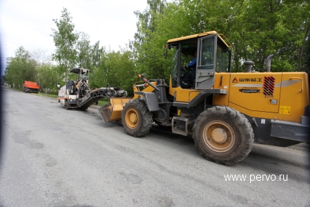 В Первоуральске продолжают масштабный ямочный ремонт