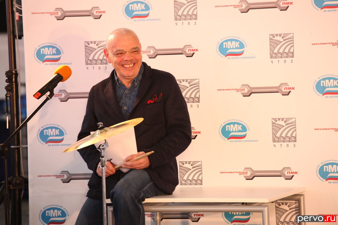 Народный артист России Константин Райкин провел мастер-класс для будущих белых металлургов