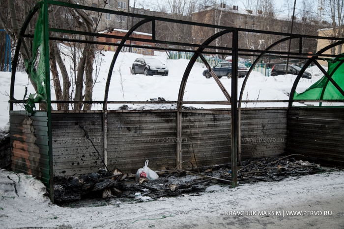 В Первоуральске хулиганы подожгли евроконтейнера для сбора мусора