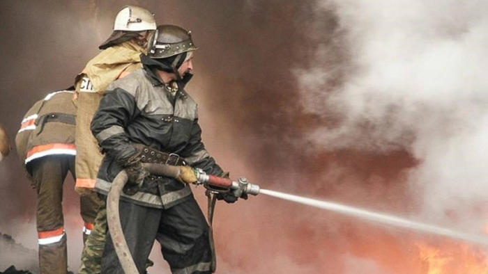 В Первоуральске горел павильон «Быстро деньги»