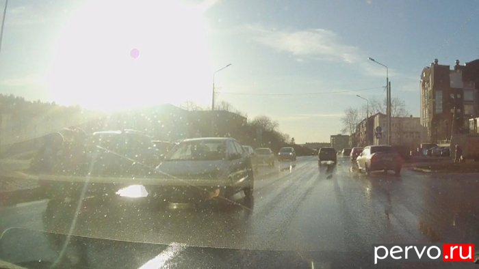 В Первоуральске пьяный водитель сбил девочку и скрылся с места ДТП. Видео