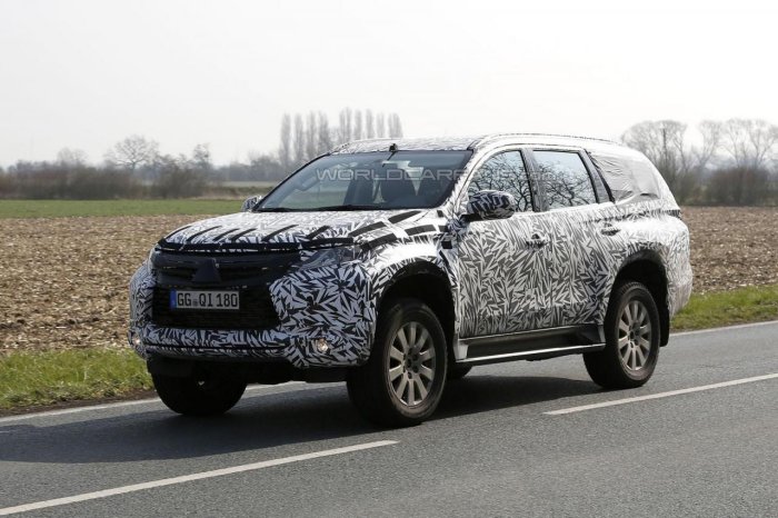 В сети появились фото нового Mitsubishi Pajero