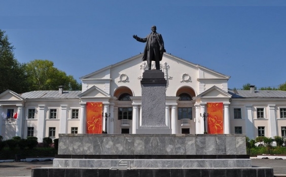 В Первоуральске задержан оторвавший голову у памятника Ленину мужчина