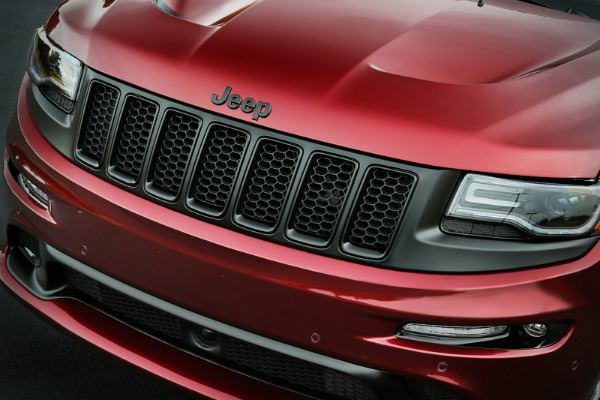 Jeep выпустил «ночной» Grand Cherokee SRT и «дикий» Wrangler