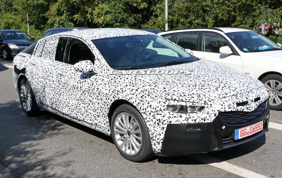Новый Opel Insignia заметили на дорогах (фото)