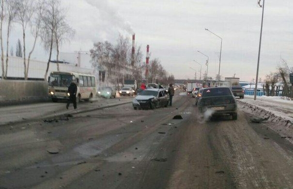 Смотрим видео жуткой аварии в Первоуральске