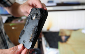 В Волгограде школьник получил ожоги от загоревшегося в руках телефона