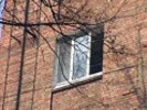 В Первоуральске из окна квартиры, в которой живут члены семьи бывшего сенатора, упала девушка-наркоманка