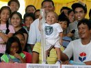 Филиппинец в свой день рождения стал самым маленьким человеком в мире