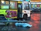 Крупное ДТП в Петербурге: грузовик протаранил две машины и снес светофор, убив гражданку Вьетнама