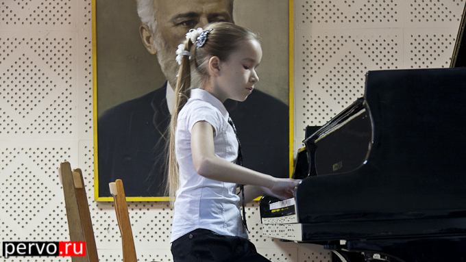 В Первоуральске прошел конкурс юных пианистов