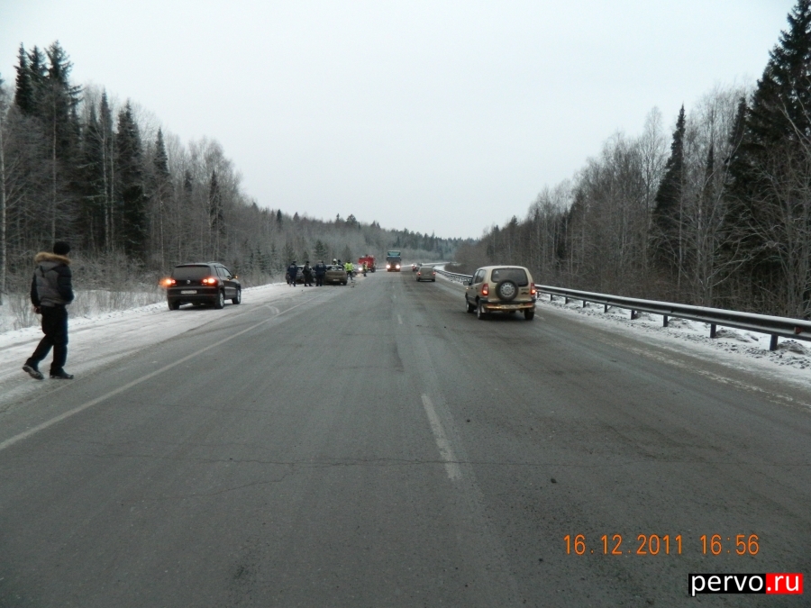 Камаз на трассе. Пермь екатеринбург поездка. Федеральная трасса пермь екатеринбург. Авария пермь екатеринбург 12. Что происходит на трассе екатеринбург пермь.