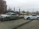 В Первоуральске на улице Вайнера столкнулись два автомобиля. Фото