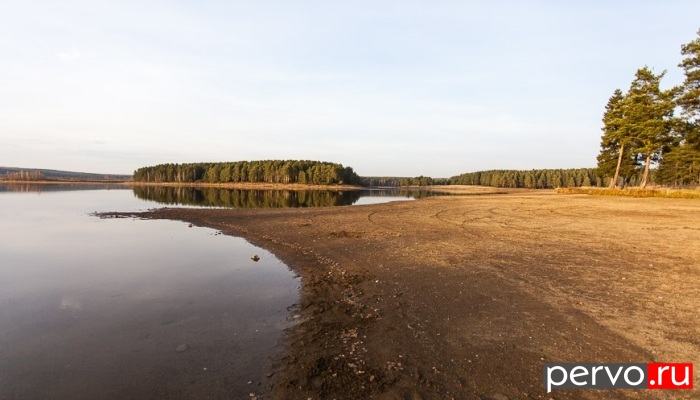 Почему в Первоуральске обмелел Верхний пруд? Видео
