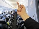 "Аэрофлот" уволил стюардессу за фото с неприличным жестом на фоне пассажиров