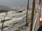 В Сочи из-за размытой дождем дамбы затопило городок строителей: "пешим ходом" эвакуированы сотни рабочих