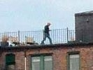 Студент снял на ФОТО человека, с крыши следившего за взрывами в Бостоне. 4 версии теракта