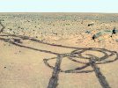 На фотоснимке NASA с Марса обнаружили неприличный рисунок, сделанный посланцем с Земли