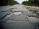 Пятьсот жалоб на местные дороги собрало свердловское правительство