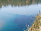 В Первоуральске река окрасилась в синий цвет