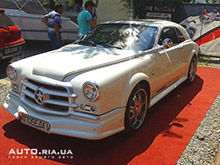 Украинец выставил на торги "Победу" цвета перламутр с "начинкой" Mercedes