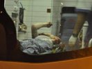 В Омске раненый голый мужчина на спор бросался под колеса машин