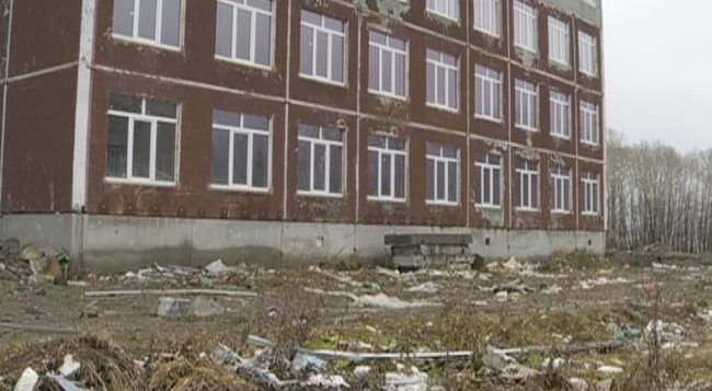 С нарушениями и при молчаливом согласии чиновников в Первоуральске происходит реконструкция здания