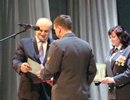 Глава городского округа Первоуральск наградил почетными грамотами лучших сотрудников полиции
